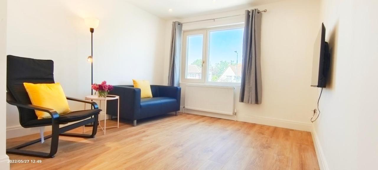 Apartamento Phlox Garden Sutton  Exterior foto